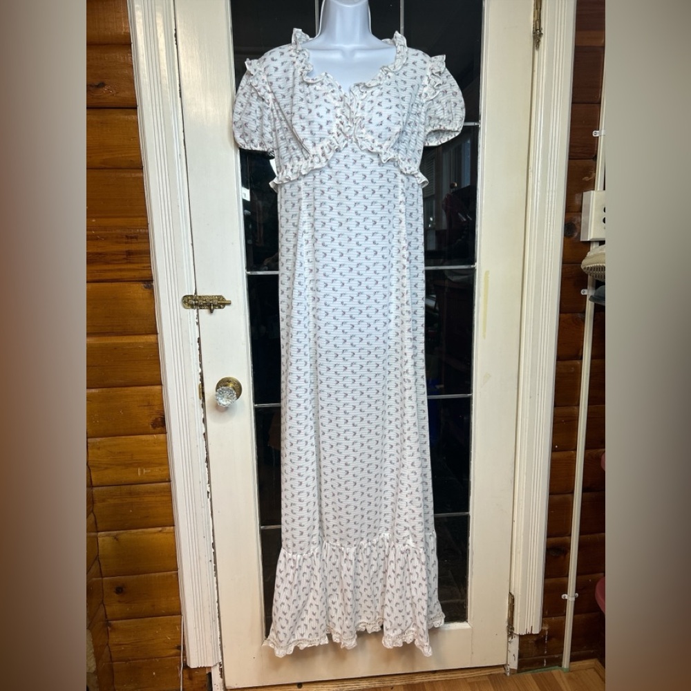Vintage White Floral Maxi Dress